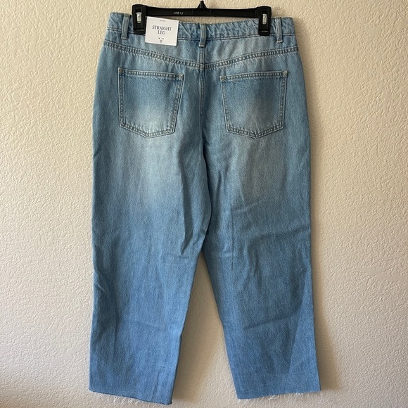 0301 - FUTURE COLLECTIVE Women’s 10 Straight Leg Raw Hem Jeans - Picture 4 of 5